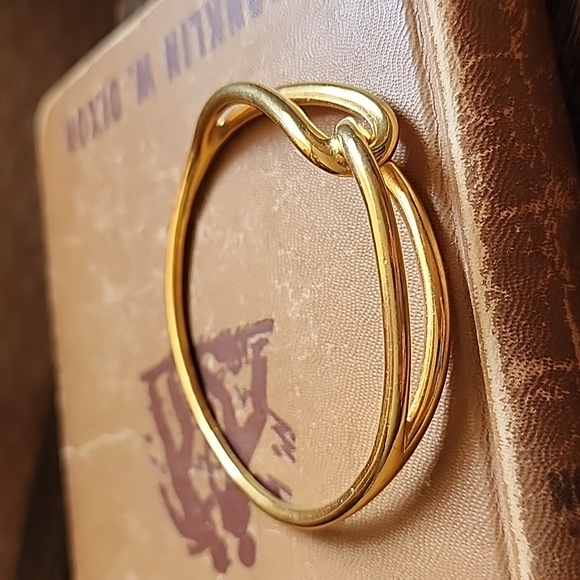 Monet vintage gold tone bangle - Picture 3 of 7